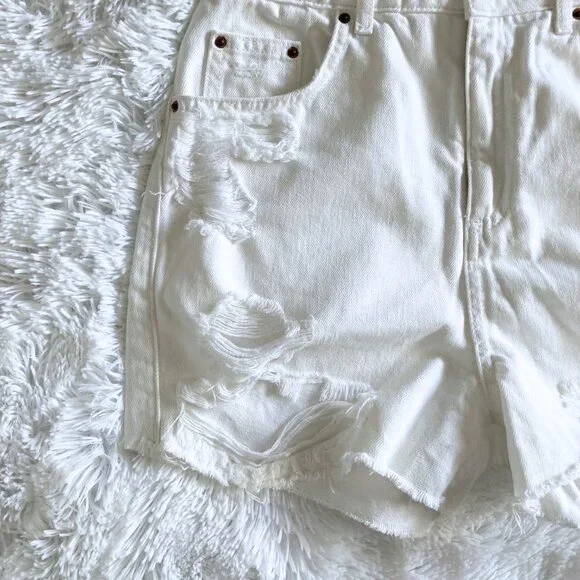 VINTAGE 2010s Distressed White Mini Denim Shorts – Size 4 - Picture 3 of 5